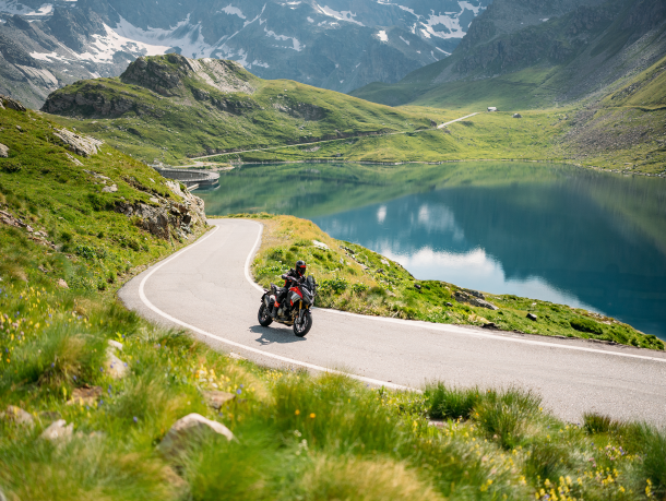 Ducati Lago di montagna