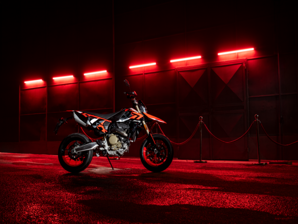 Moto a luci rosse